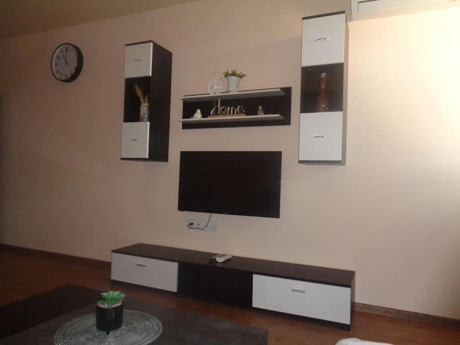 Home Relax וארנה מראה חיצוני תמונה